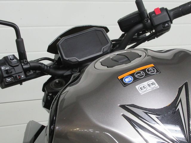 kawasaki - z900