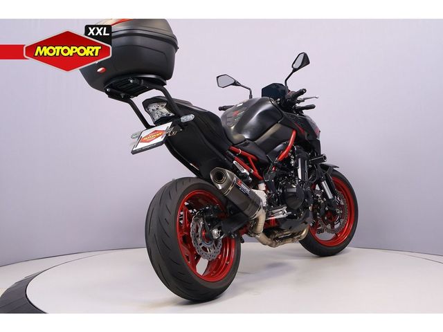 kawasaki - z900