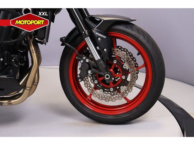 kawasaki - z900