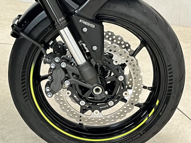 kawasaki - z900