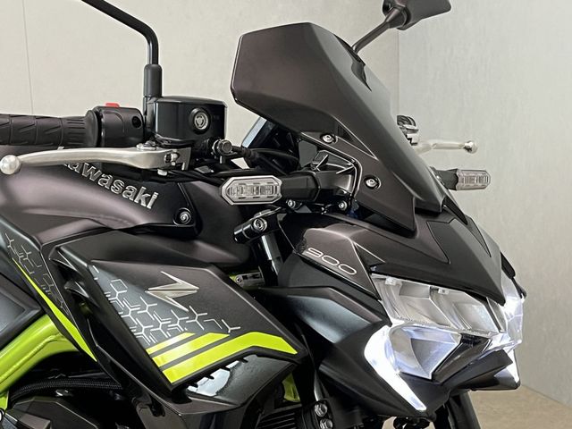 kawasaki - z900