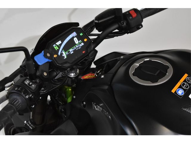 kawasaki - z900
