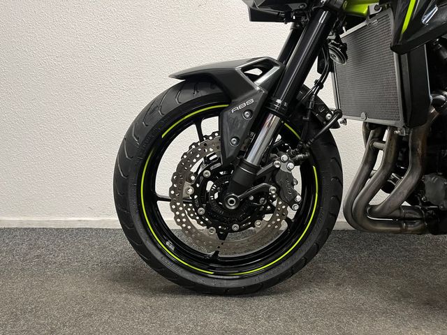 kawasaki - z900