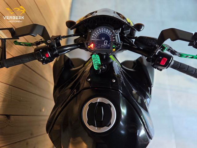 kawasaki - z900