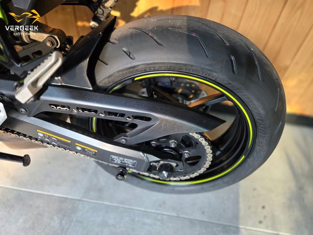 kawasaki - z900