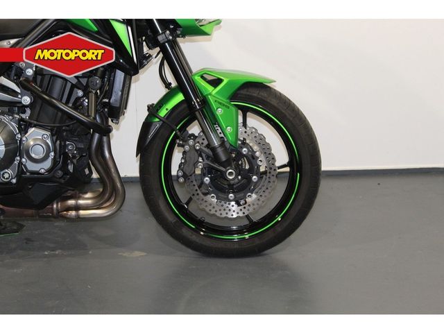 kawasaki - z900