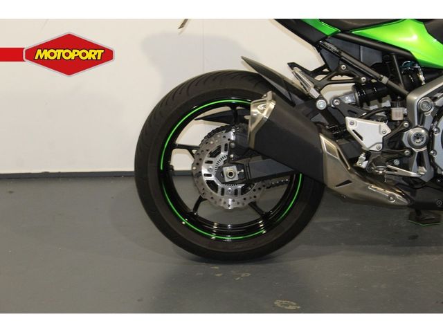 kawasaki - z900