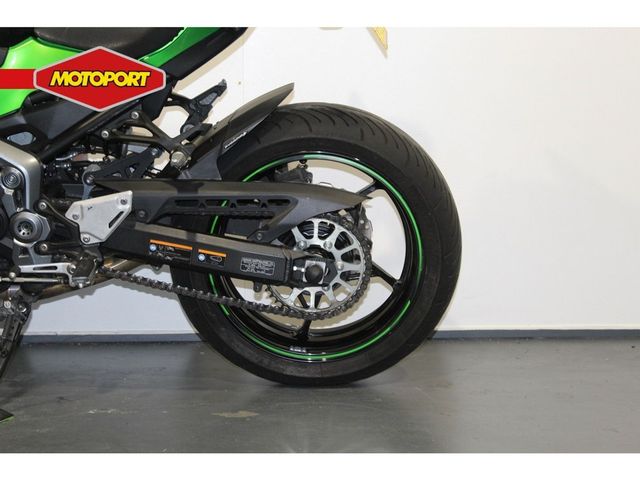 kawasaki - z900