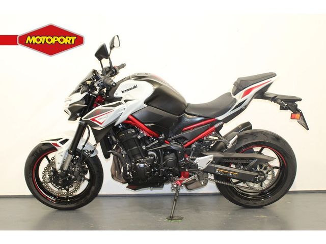 kawasaki - z900