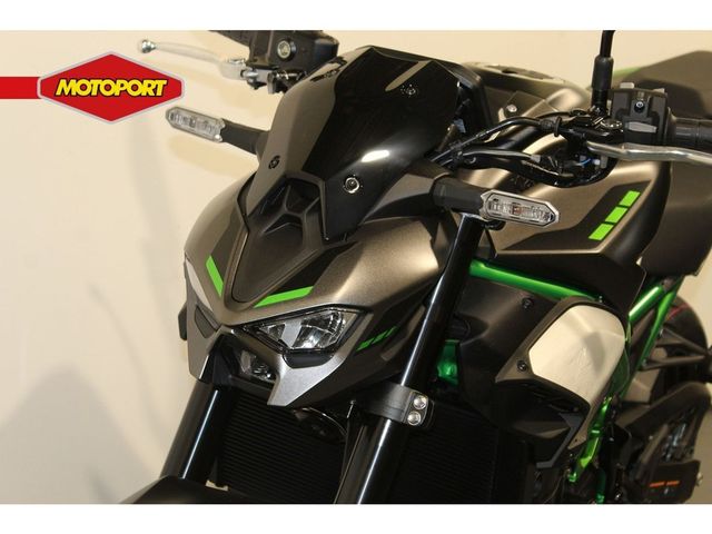 kawasaki - z900
