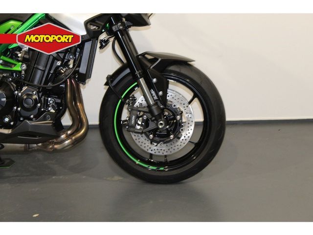 kawasaki - z900
