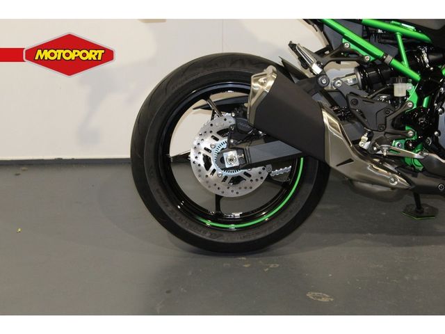kawasaki - z900