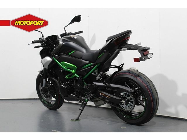 kawasaki - z900