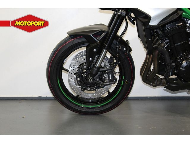 kawasaki - z900