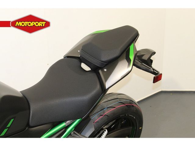 kawasaki - z900