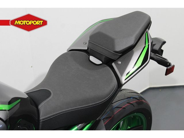 kawasaki - z900