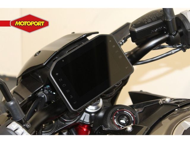 kawasaki - z900