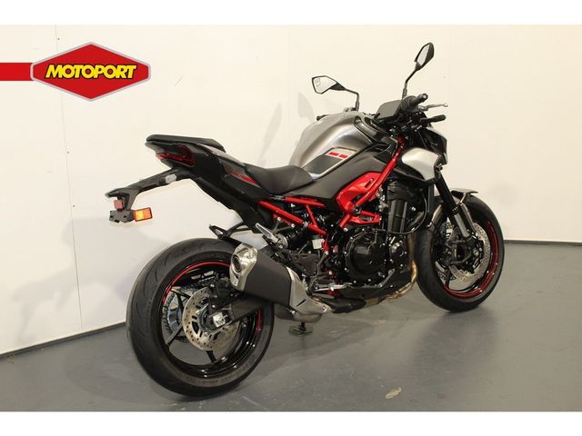 kawasaki - z900