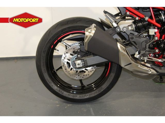 kawasaki - z900