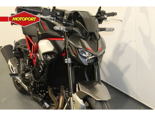 kawasaki - z900