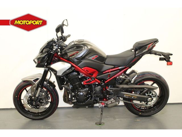 kawasaki - z900