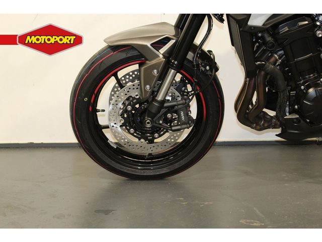 kawasaki - z900