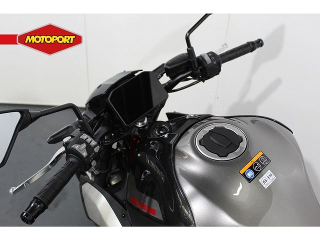 kawasaki - z900