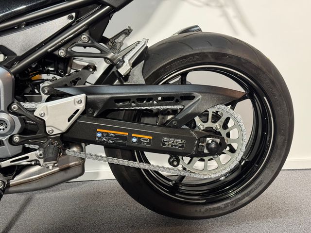 kawasaki - z900