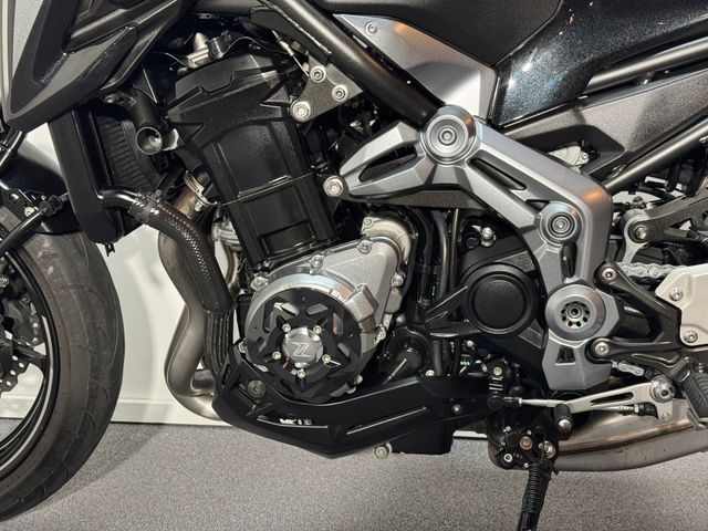 kawasaki - z900
