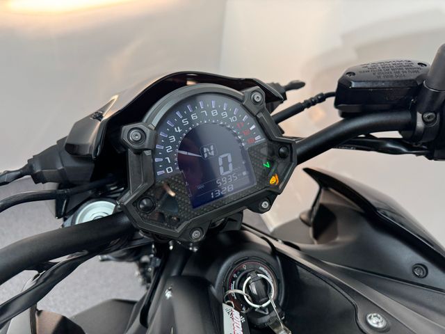 kawasaki - z900