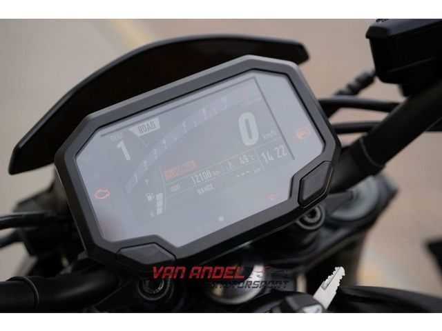 kawasaki - z900