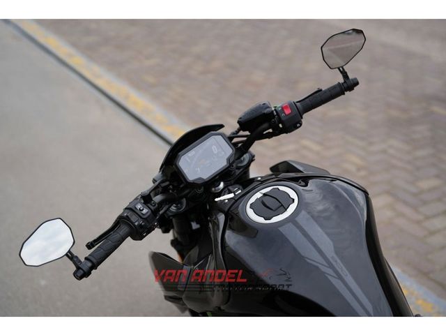 kawasaki - z900