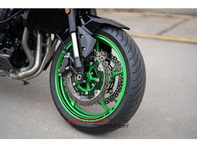 kawasaki - z900