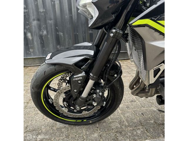 kawasaki - z900