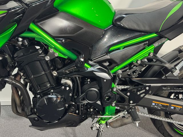 kawasaki - z900