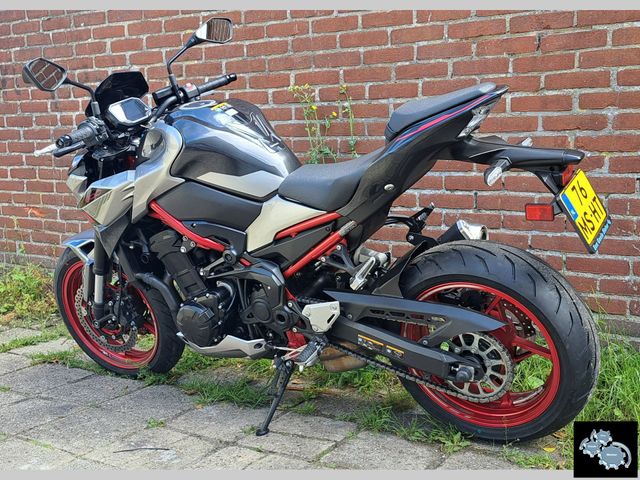 kawasaki - z900