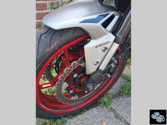 kawasaki - z900