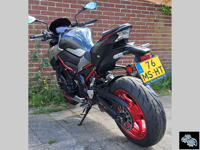 kawasaki - z900