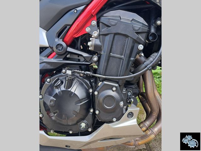 kawasaki - z900