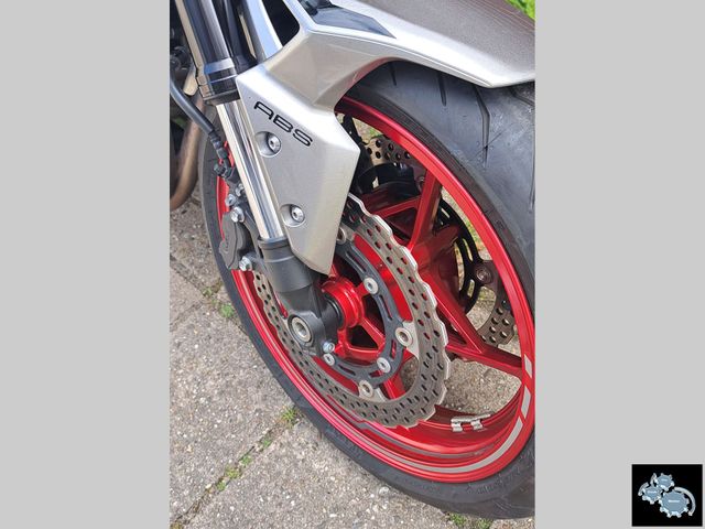 kawasaki - z900