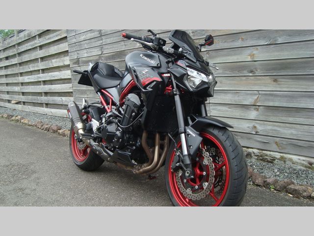 kawasaki - z900