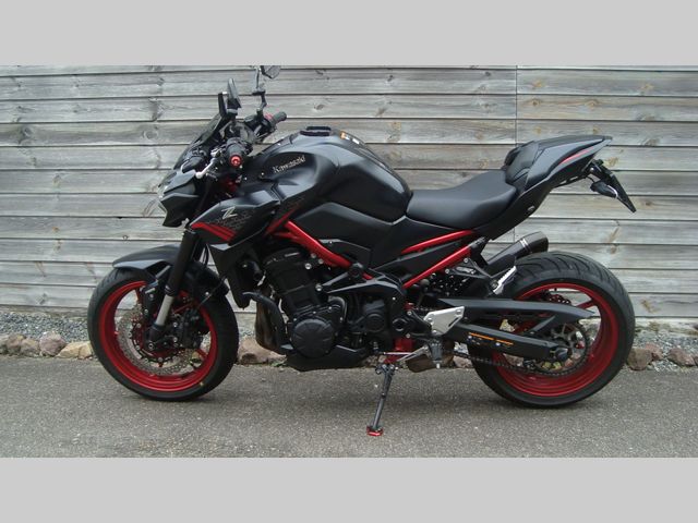 kawasaki - z900