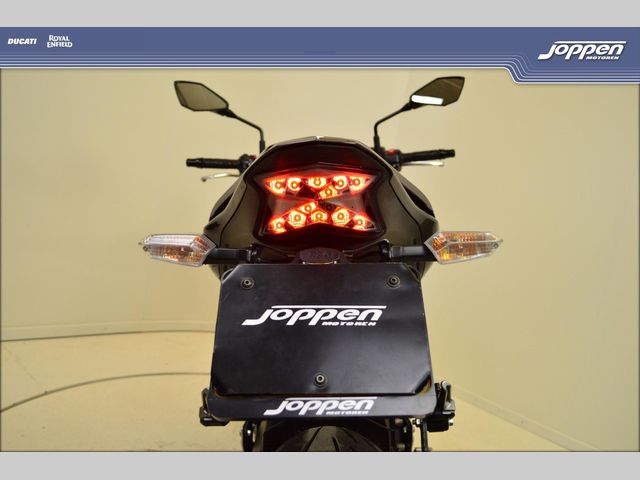 kawasaki - z900
