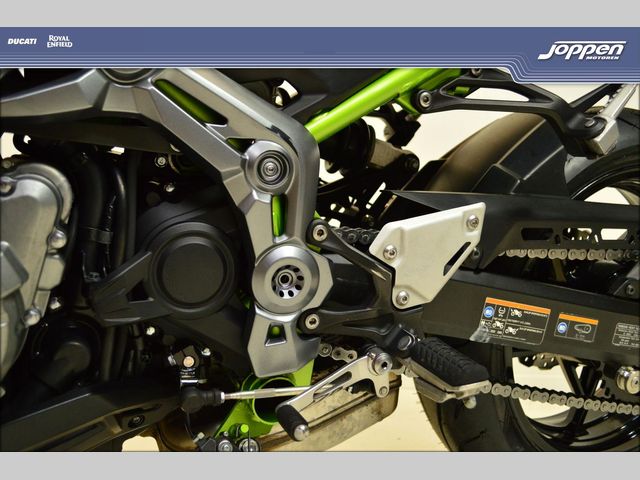 kawasaki - z900