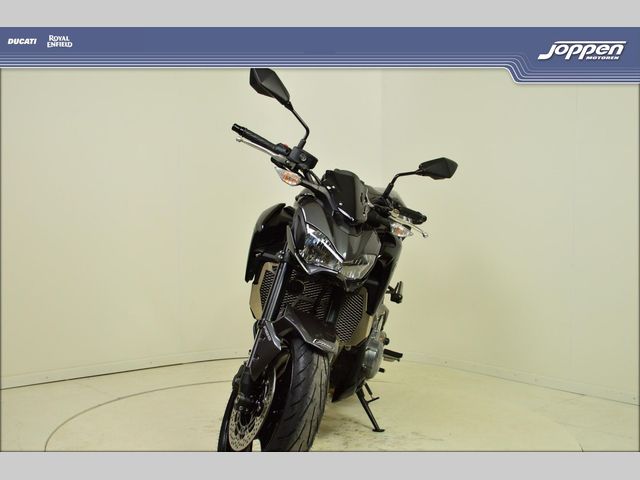kawasaki - z900