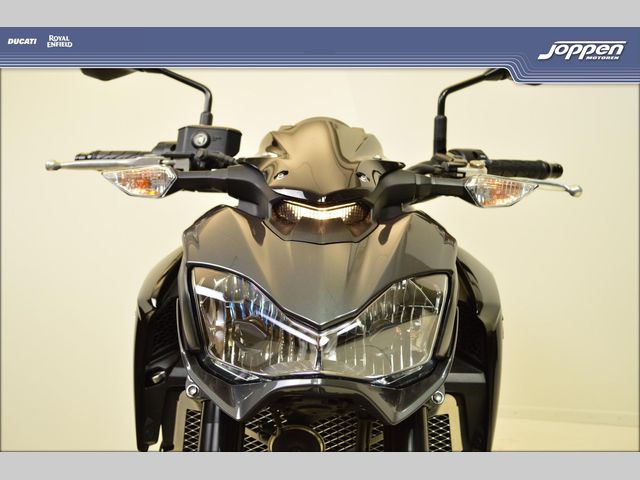 kawasaki - z900