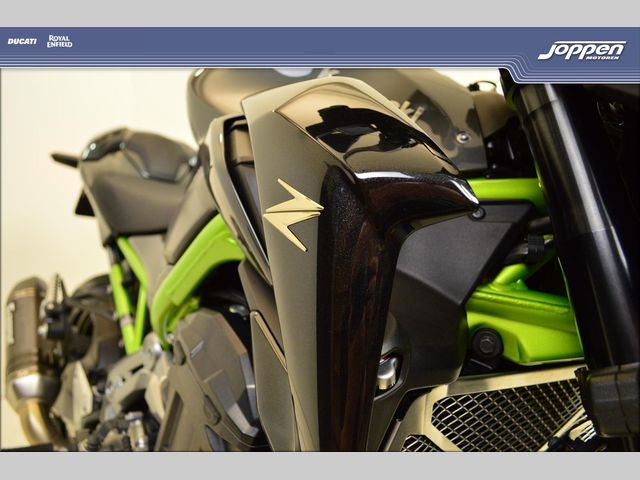 kawasaki - z900