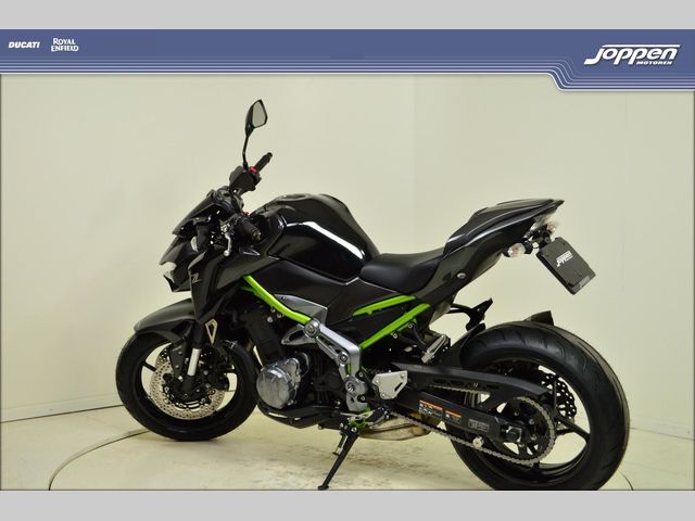 kawasaki - z900