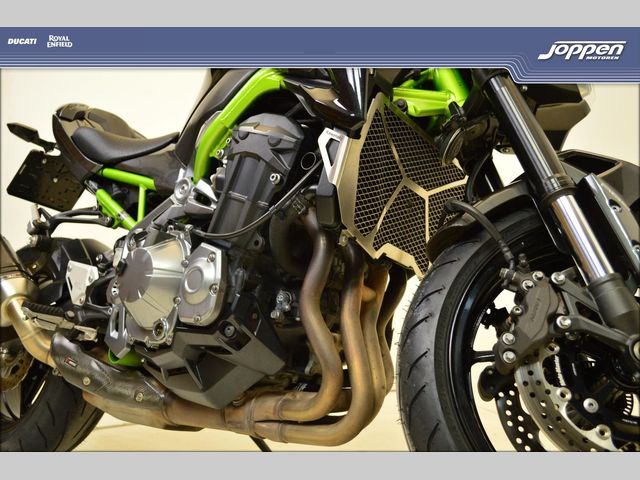 kawasaki - z900