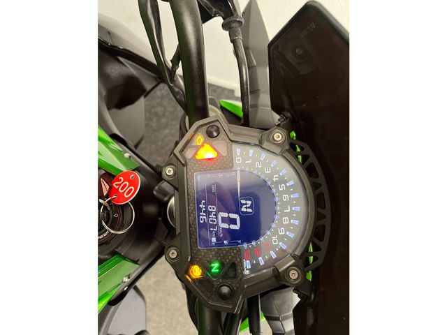 kawasaki - z900